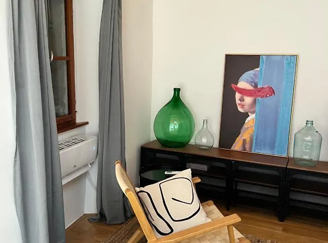 Seayou!***charming 1-bedroom Unit In The Old Center Of Apartment Cres